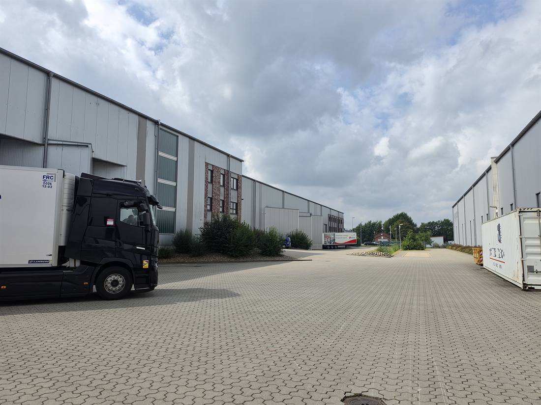 LKW auf dem Betriebshof in Elmshorn