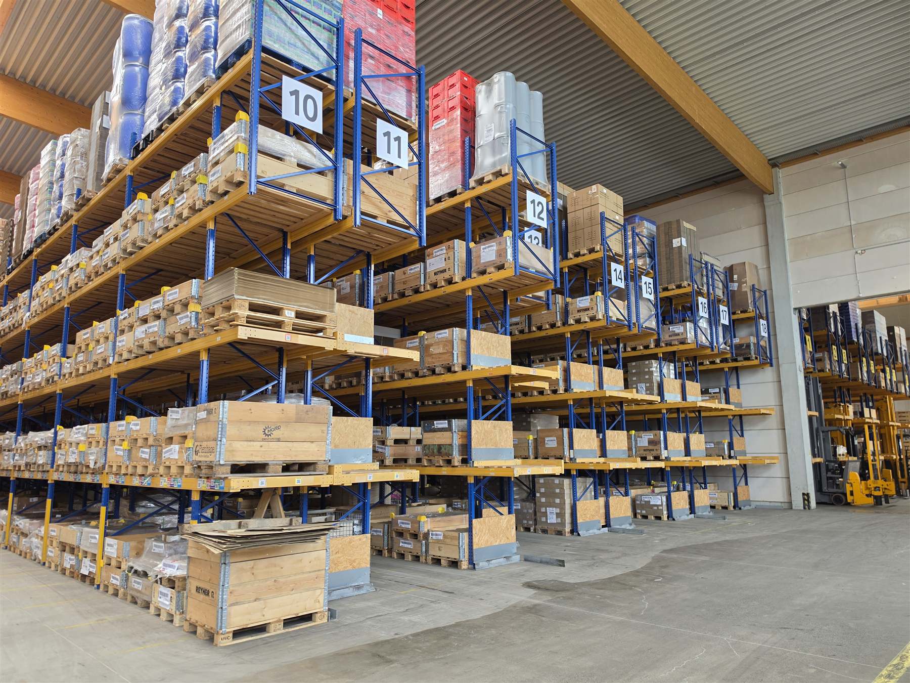 Palettenregallager der Semmelhaack Logistik in Elmshorn
